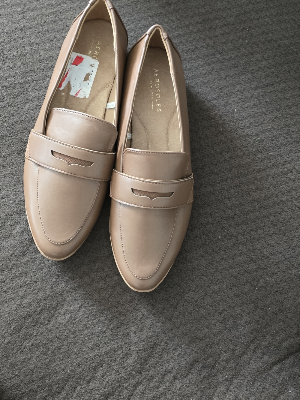 AEROSOLES Women's Nude/Tan Slip-On Penny Loafers